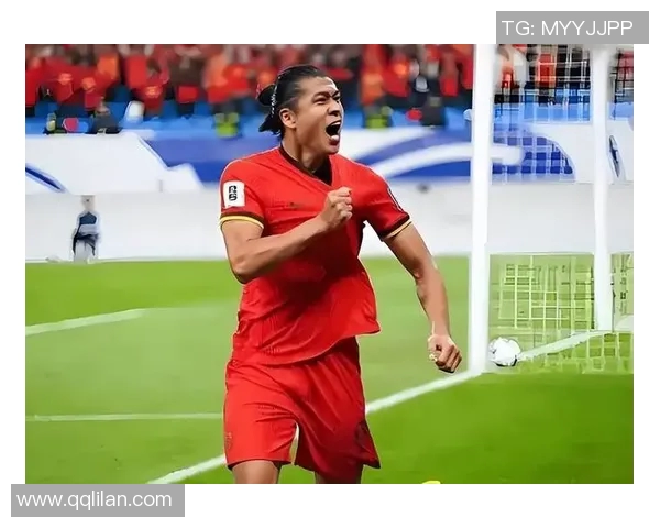 哪个足球明星在身上纹了中文字符引发球迷热议和关注